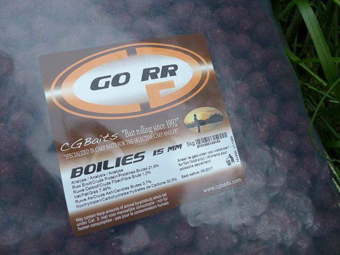 Elk boilliebedrijf heeft wel een vismeelboillie in zijn assortiment .(foto door Chris Gabriele)